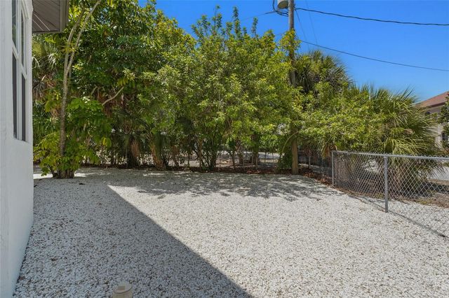 4074 REDBIRD CIRCLE, Sarasota, FL 34231