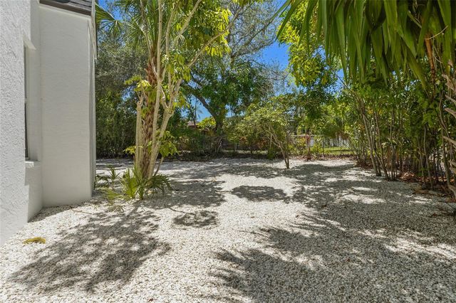 4074 REDBIRD CIRCLE, Sarasota, FL 34231