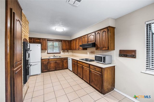 5523 King Richard Street, San Antonio, TX 78229