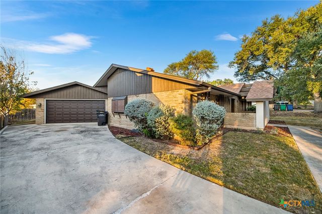 5523 King Richard Street, San Antonio, TX 78229