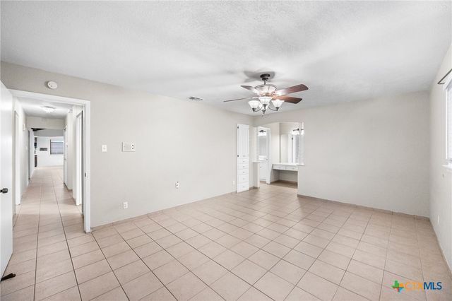 5523 King Richard Street, San Antonio, TX 78229