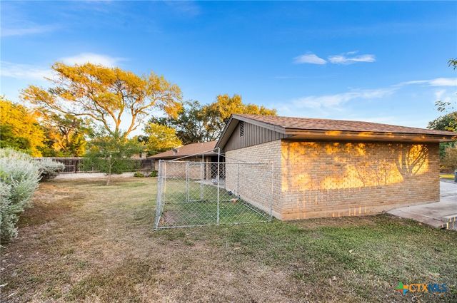 5523 King Richard Street, San Antonio, TX 78229