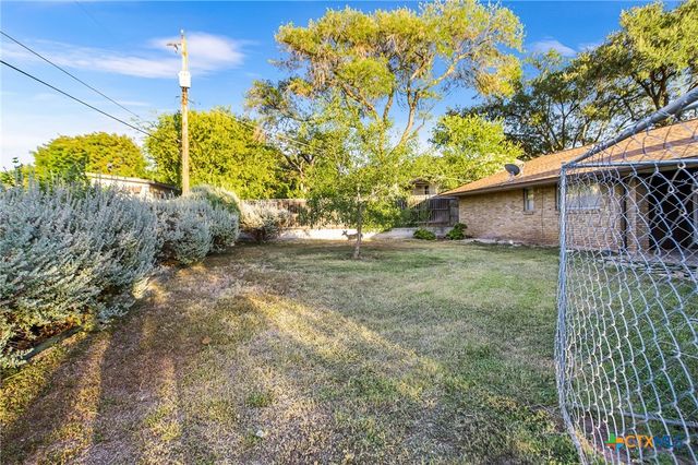 5523 King Richard Street, San Antonio, TX 78229