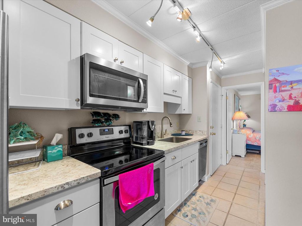 Image 10 of property listing at 7001 ATLANTIC AVE #E2060B, Ocean City, MD 21842