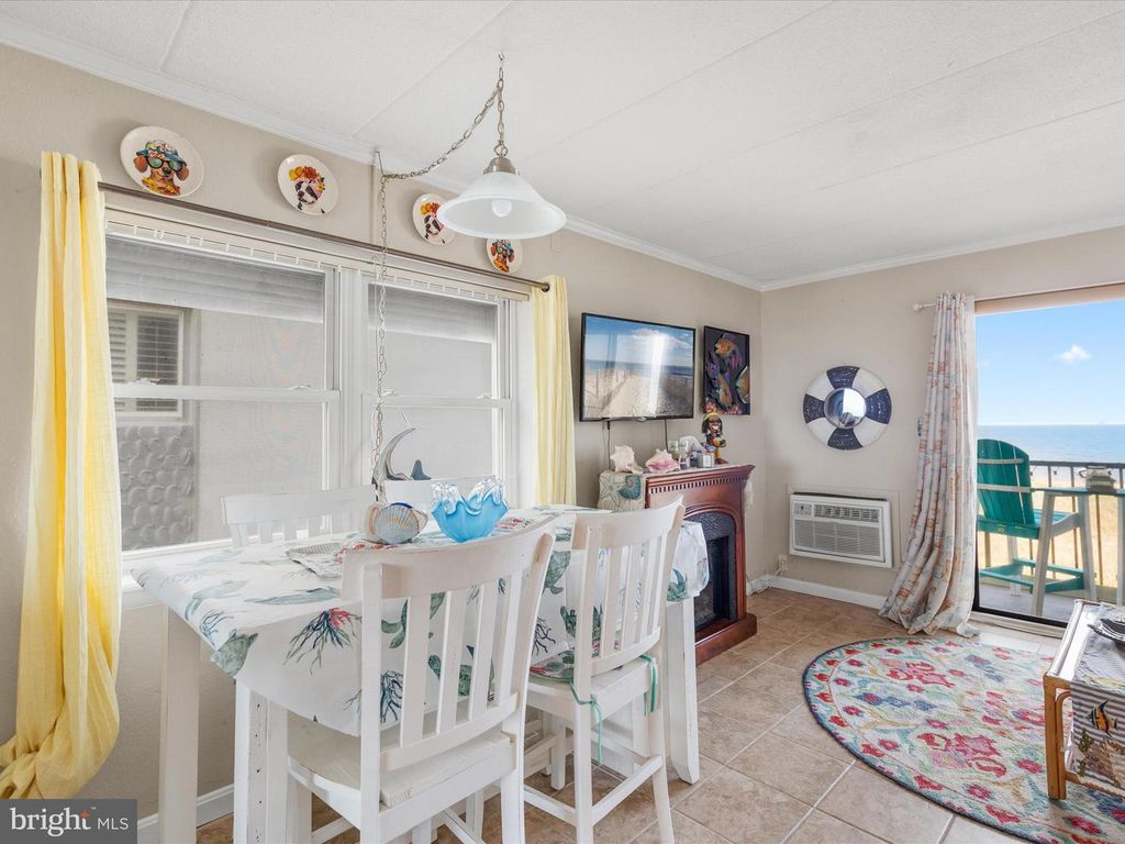 Image 11 of property listing at 7001 ATLANTIC AVE #E2060B, Ocean City, MD 21842