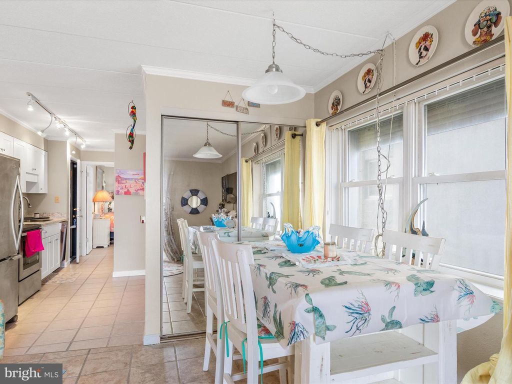 Image 12 of property listing at 7001 ATLANTIC AVE #E2060B, Ocean City, MD 21842