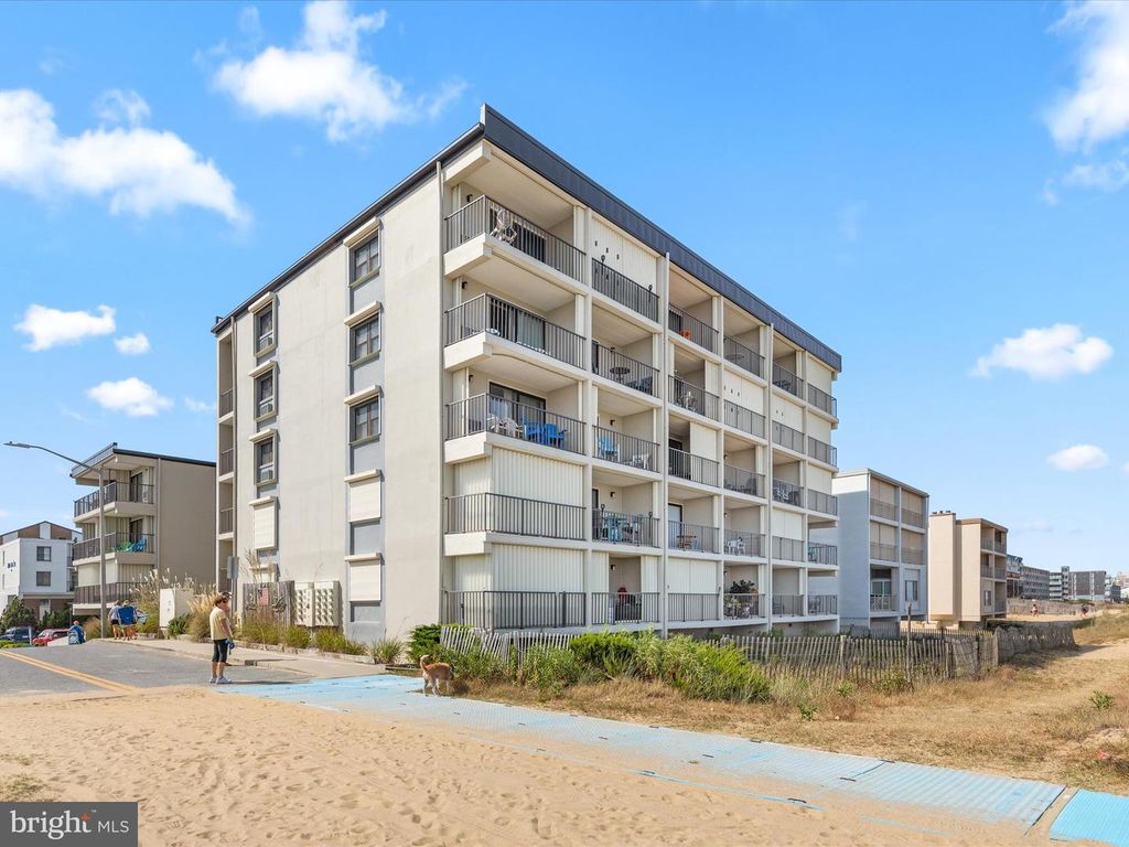 Image 2 of property listing at 7001 ATLANTIC AVE #E2060B, Ocean City, MD 21842