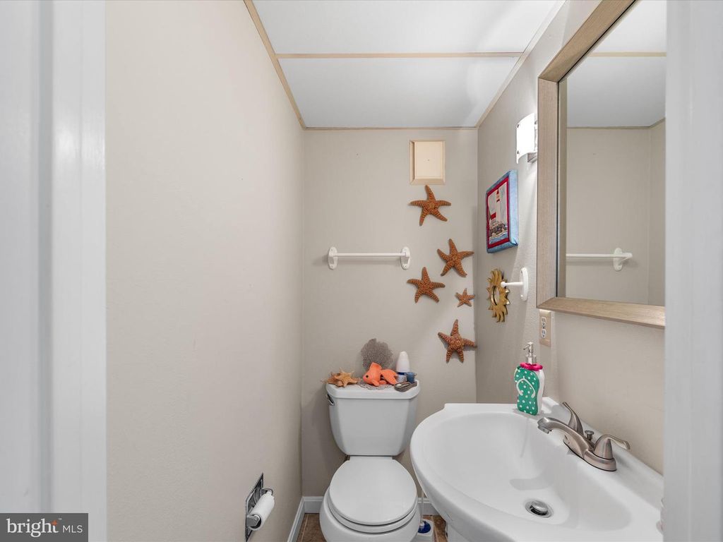 Image 24 of property listing at 7001 ATLANTIC AVE #E2060B, Ocean City, MD 21842