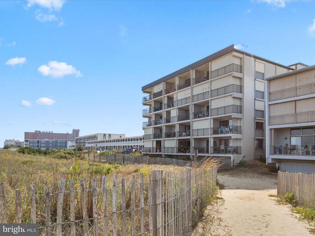 Image 28 of property listing at 7001 ATLANTIC AVE #E2060B, Ocean City, MD 21842