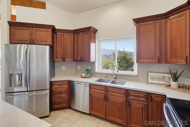 16118 Green Valley Truck, Ramona, CA 92065