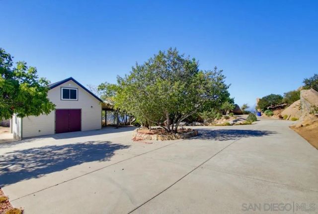 16118 Green Valley Truck, Ramona, CA 92065