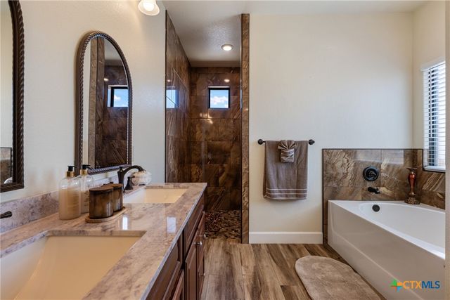 2103 CR 320, Granger, TX 76530