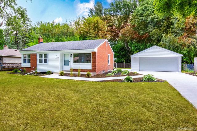37122 Kellogg Street, Clinton Charter Township, MI 48036