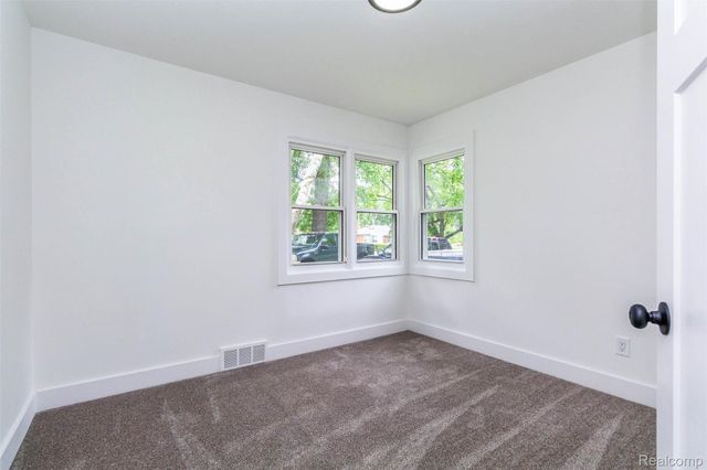 37122 Kellogg Street, Clinton Charter Township, MI 48036