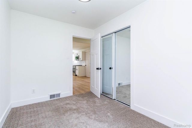 37122 Kellogg Street, Clinton Charter Township, MI 48036