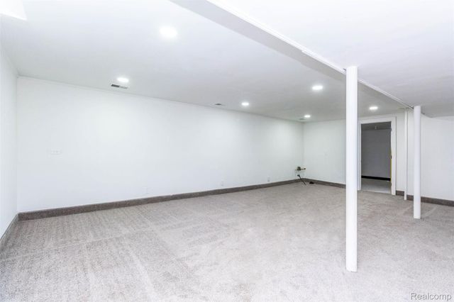 37122 Kellogg Street, Clinton Charter Township, MI 48036