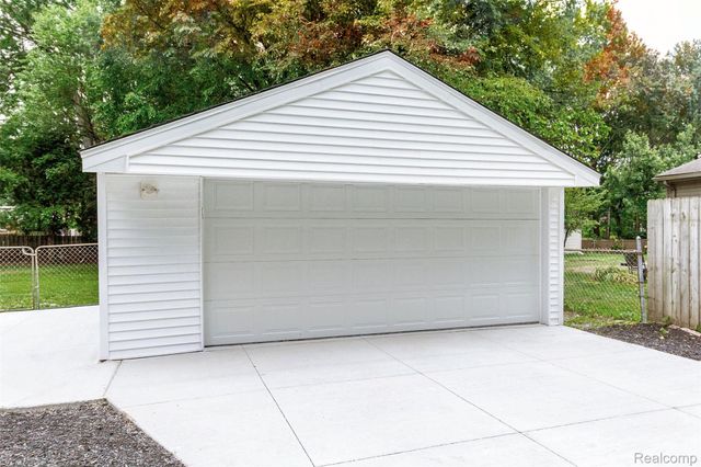 37122 Kellogg Street, Clinton Charter Township, MI 48036