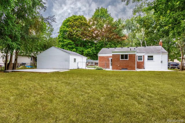 37122 Kellogg Street, Clinton Charter Township, MI 48036