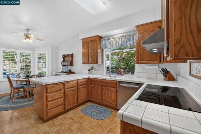 1808 Eagle Peak Ave, Clayton, CA 94517
