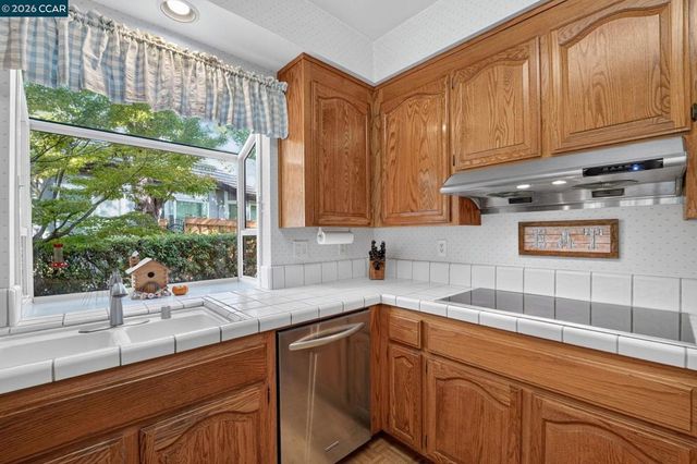 1808 Eagle Peak Ave, Clayton, CA 94517