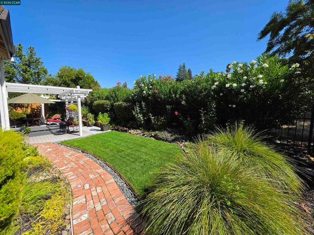 1808 Eagle Peak Ave, Clayton, CA 94517