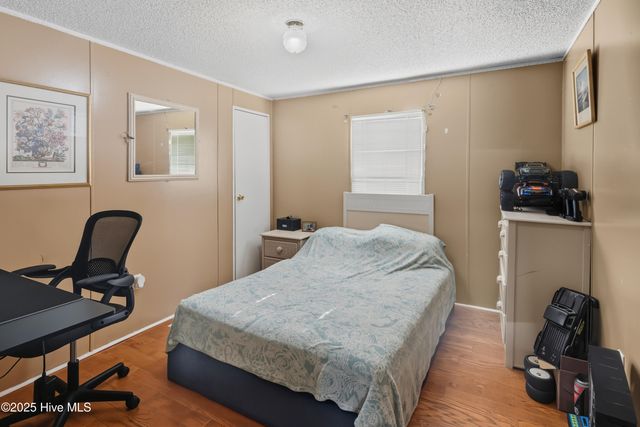 1025 White Lake Drive, Elizabethtown, NC 28337