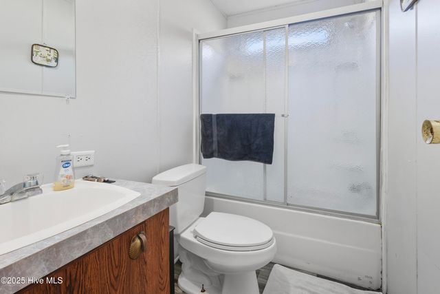 1025 White Lake Drive, Elizabethtown, NC 28337