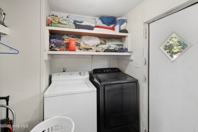 1025 White Lake Drive, Elizabethtown, NC 28337