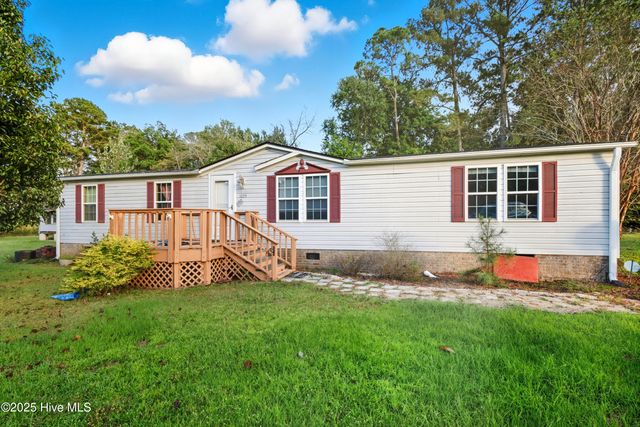 1025 White Lake Drive, Elizabethtown, NC 28337