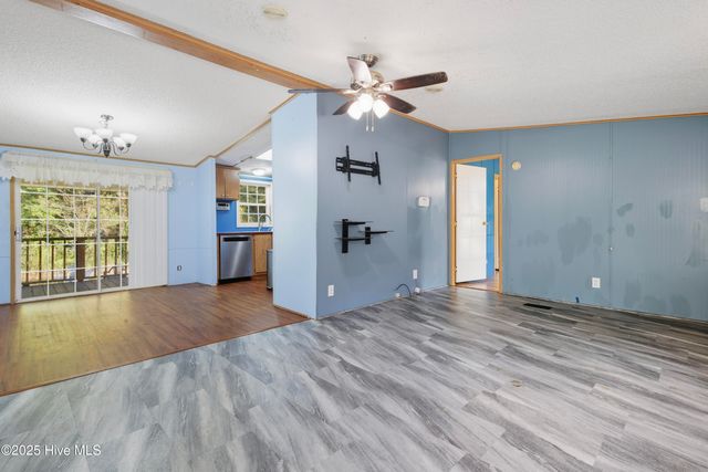 1025 White Lake Drive, Elizabethtown, NC 28337