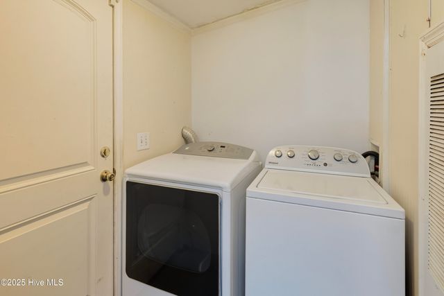 1025 White Lake Drive, Elizabethtown, NC 28337