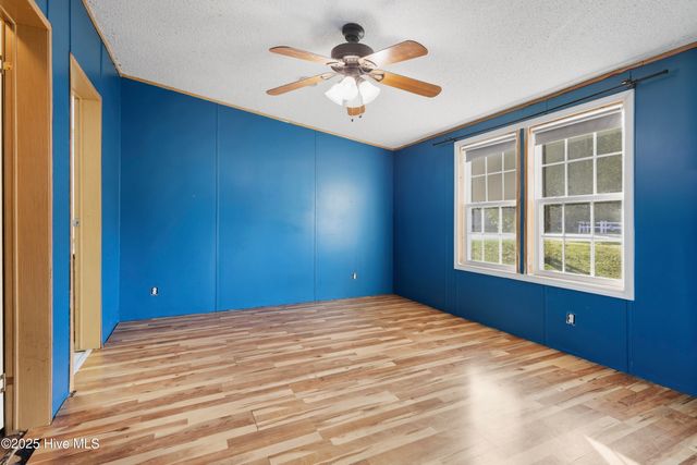 1025 White Lake Drive, Elizabethtown, NC 28337