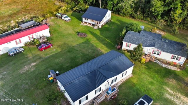 1025 White Lake Drive, Elizabethtown, NC 28337