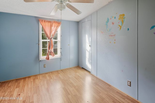 1025 White Lake Drive, Elizabethtown, NC 28337