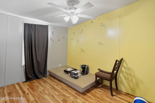 1025 White Lake Drive, Elizabethtown, NC 28337