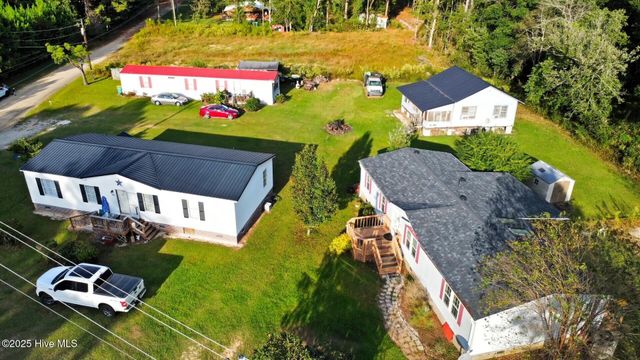 1025 White Lake Drive, Elizabethtown, NC 28337