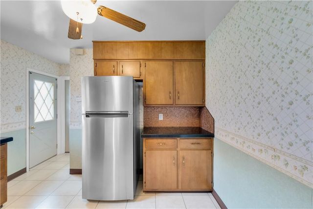 2609 Lynnhurst Drive, Bethlehem City, PA 18017