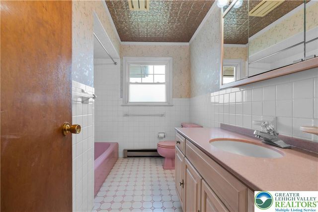 2609 Lynnhurst Drive, Bethlehem City, PA 18017