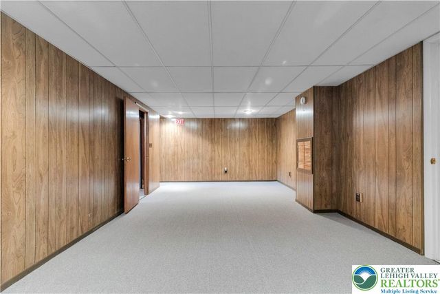 2609 Lynnhurst Drive, Bethlehem City, PA 18017