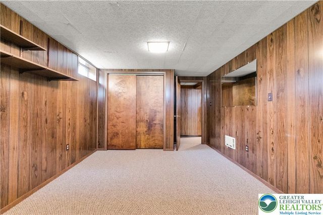 2609 Lynnhurst Drive, Bethlehem City, PA 18017