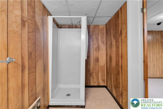2609 Lynnhurst Drive, Bethlehem City, PA 18017