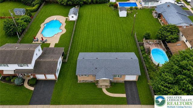 2609 Lynnhurst Drive, Bethlehem City, PA 18017