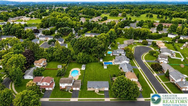 2609 Lynnhurst Drive, Bethlehem City, PA 18017