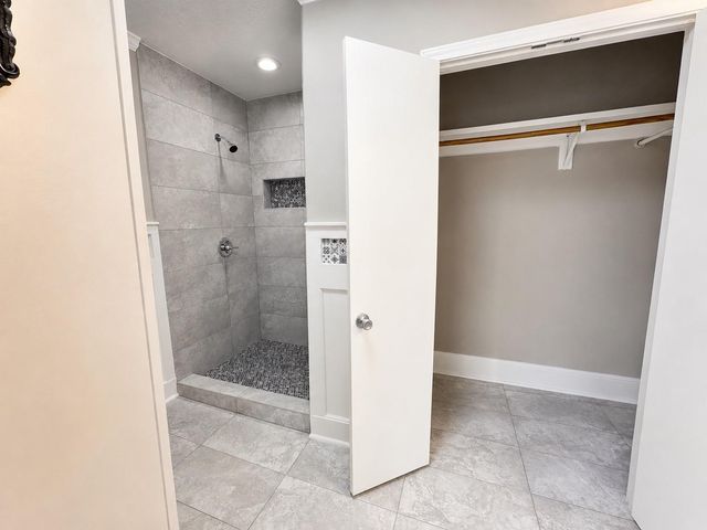 114 W Lobit Street, Baytown, TX 77520