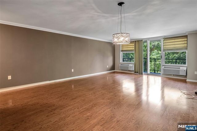 300 Main, Little Falls, NJ 07424