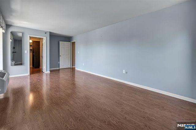 300 Main, Little Falls, NJ 07424