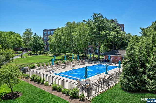 300 Main, Little Falls, NJ 07424