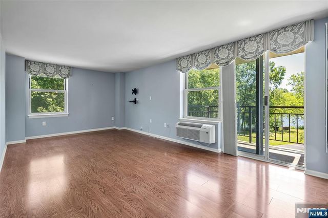 300 Main, Little Falls, NJ 07424
