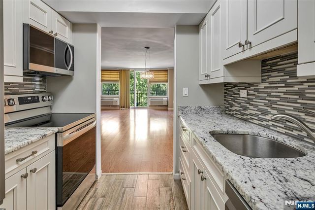 300 Main, Little Falls, NJ 07424