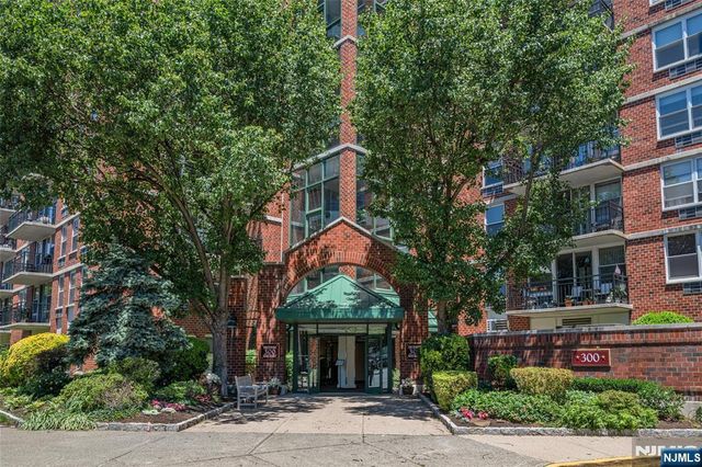300 Main, Little Falls, NJ 07424